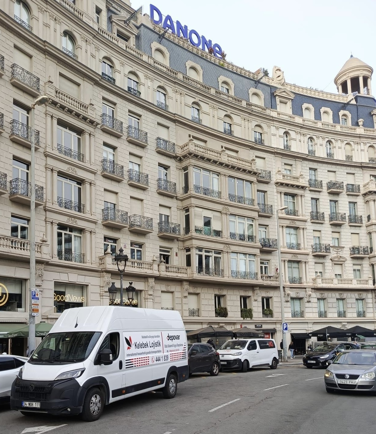 Güzelyalı VIP nakliyat kamyonu Kelebek Lojistik ambalajlama